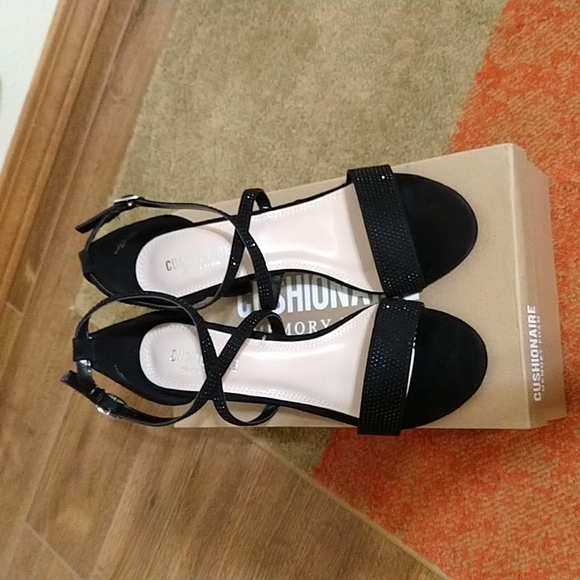 Cushionaire Dressy Heels - Picture 3 of 13